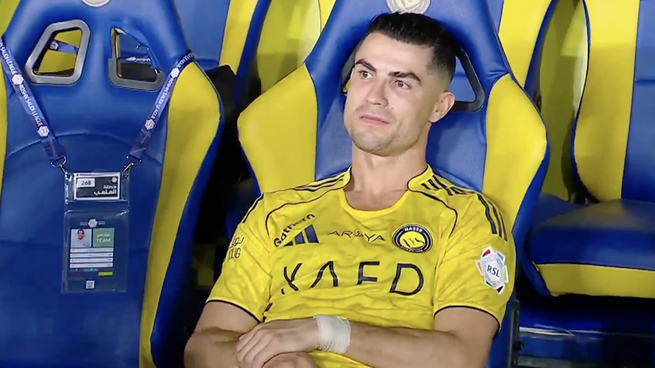 Cristiano Ronaldo no pudo festejar el título con Al-Nassr, que empató sobre la hora ante Al-Hilal en un clásico que terminó con incidentes.