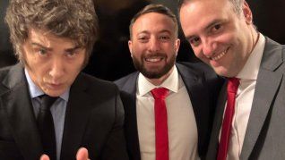 Archivo. Javier Milei junto a Agustín Laje, una de las mentes detrás de la batalla cultural del Gobierno. Archivo. Javier Milei junto a Agustín Laje, una de las mentes detrás de la batalla cultural del Gobierno.