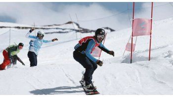 Pura acción. Snowboard bordercrossm uno de los deportes que estará presente en los Juegos de Invierno de Bariloche.