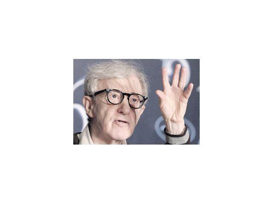 Aunque nunca revela título ni argumento de sus películas en rodaje, trascendió que el film romano de Woody Allen se llamaría «Bop Decamerón», inspirado en Bocaccio.