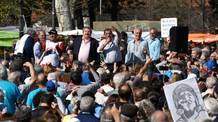 Más de 5000 personas se manifestaron contra la Corte Suprema en el Parque Centenario 