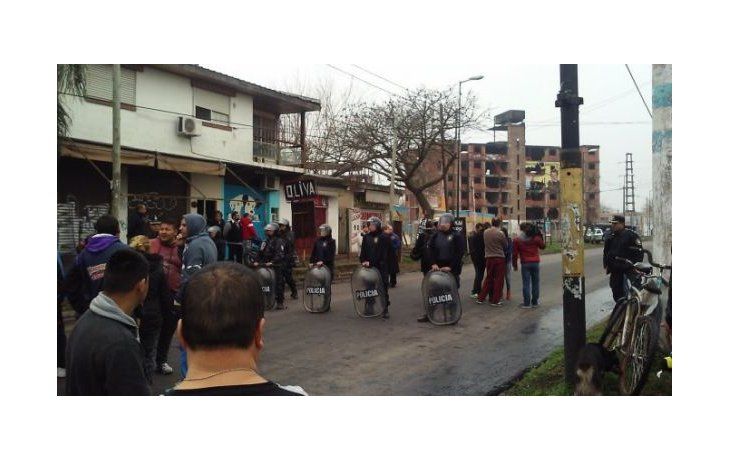 Batalla campal en Ituzaingó entre vecinos y la Policía