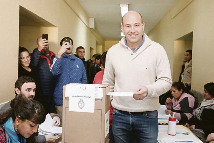 Generales. El intendente Martiniano Molina deberá esperar a ver si el resto del peronismo acompaña a la camporista Mayra Mendoza.