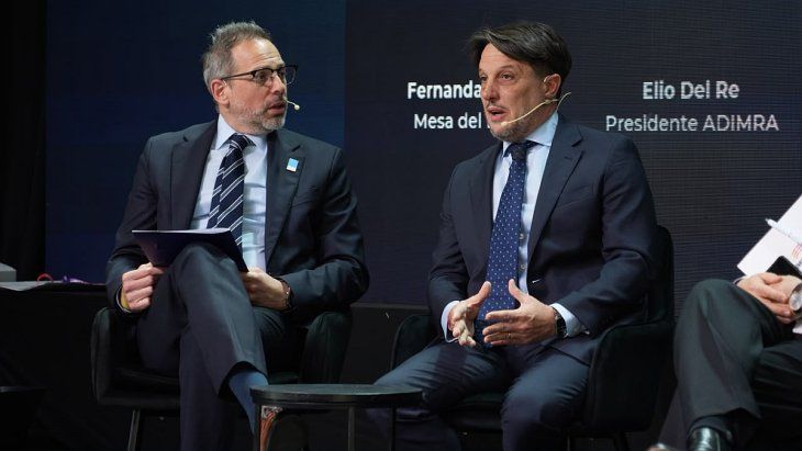 Diego Suculesca, de PromArgentina, junto al ministro de Minería de San Juan, Juan Pablo Perea, en las Rondas de Negocios RIGI de Rosario. Diego Suculesca, de PromArgentina, junto al ministro de Minería de San Juan, Juan Pablo Perea, en las Rondas de Negocios RIGI de Rosario.