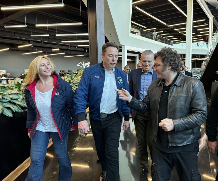 Recientemente, el multimillonario se reunió con Javier Milei y aseguró que viajará a la Argentina en el segundo semestre. Recientemente, el multimillonario se reunió con Javier Milei y aseguró que viajará a la Argentina en el segundo semestre.