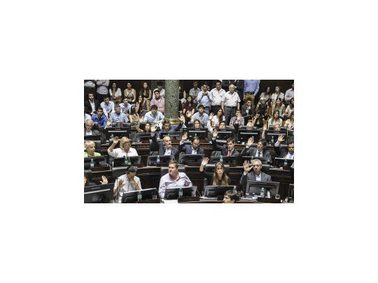 La Legislatura porteña aprobó el traspaso de una parte de la Policía Federal a la Ciudad.