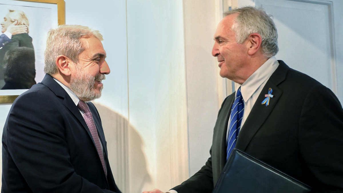 Aníbal Fernández se reunió con el embajador de los EEUU