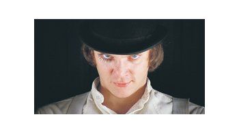 Malcolm McDowell y su icónica caracterización para el clásico de Kubrick, que iba a rodar John Schlesinger con los Rolling Stones.