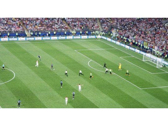 Cuatro integrantes de una banda punk invadieron el campo de juego en la final del Mundial