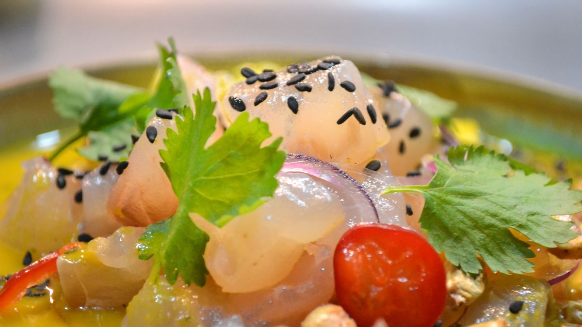 Christmas recipes: cured fish ceviche with ají amarillo, chuspillo corn and mango