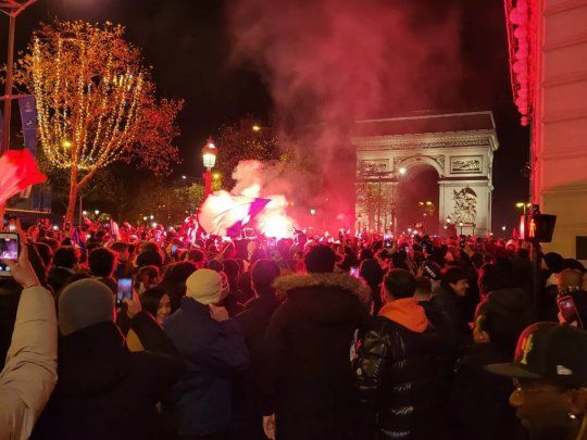 Incidentes en París durante los festejos por pasar a la final del Mundial de Qatar 2022