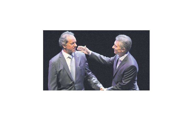 Intentaron Scioli y Macri sacar diferencia en parejo debate