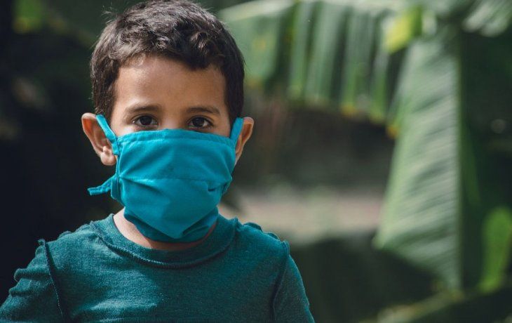 En estos casi dos años -que en la vida de un niño pequeño pueden ser casi la mitad de su vida- han aprendido que la distancia pasó a ser sinónimo de cuidarse y cuidar a quien se quiere.