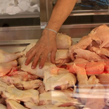 Desde el gobierno habilitan las importaciones para evitar la suba de precios del pollo. Desde el gobierno habilitan las importaciones para evitar la suba de precios del pollo.