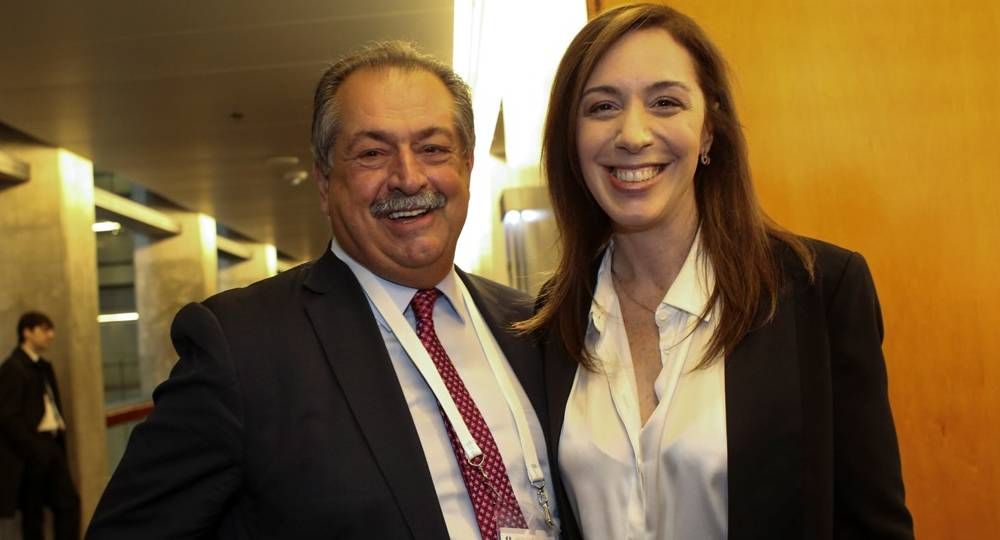 La gobernadora de la provincia de Buenos Aires, María Eugenia Vidal, junto al CEO de Dow, Andrew Liveris.