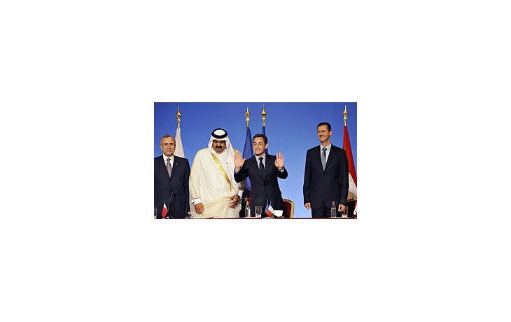 Presidente francés Nicolas Sarkozy junta al presidente libanés Michel Sleimane, Qataré Emir Hamad Khalifa Al Thani y Presidente sirio Bachar Al Assad.