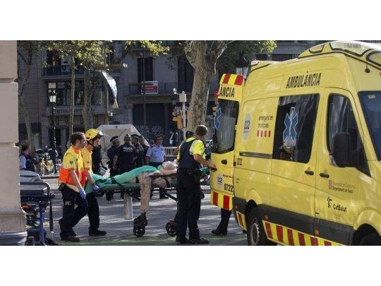 La difícil situación de la argentina herida en el atentado de Barcelona que no puede volver al país