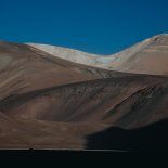 Vicuña presentó el primer reporte de sostenibilidad mide el movimiento económico, empleo y gestión ambiental antes de la producción.&nbsp;Distribuyó u$s318 millones, trabajó con 580 proveedores argentinos y destinó u$s1,94 millones a inversión social.