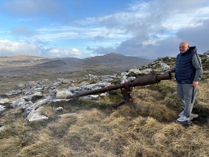 Aldo Leiva recorrió los cerros donde ocurrieron las batallas. Aldo Leiva recorrió los cerros donde ocurrieron las batallas.