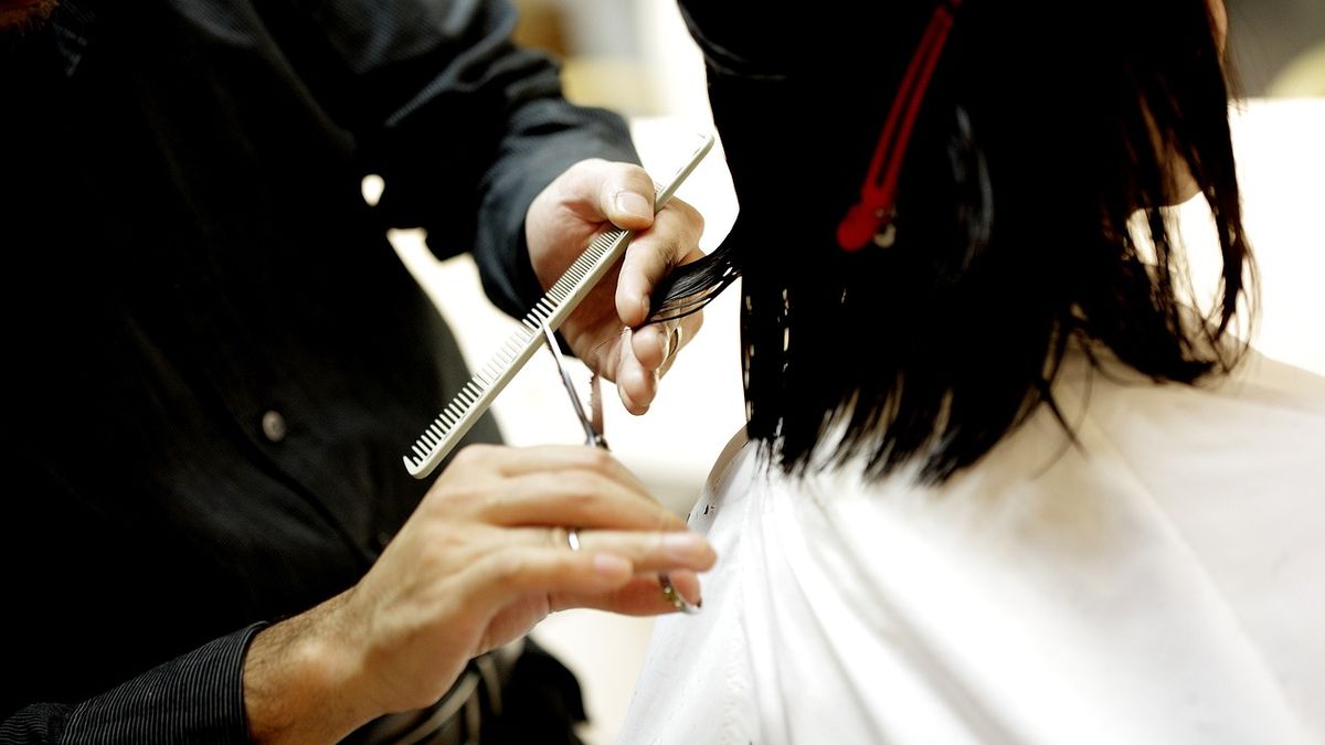 He left high school, worked in a hairdresser and was part of the 400 richest men in the world