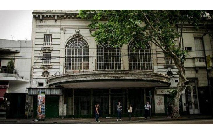 Vecinos intentan frenar demolición de un viejo teatro