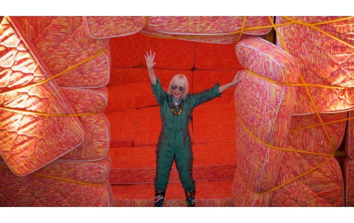 ámbito.com | Minujín. El ambiente acolchado de la “Galería blanda”, con los colores que reiteran los de una de sus pinturas.