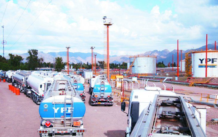 Controlada de YPF es acusada de competencia desleal y le debe a la petrolera $8.700 millones