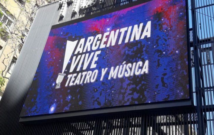 la comunidad de las artes escenicas se reencontro para brindar por la temporada 2022