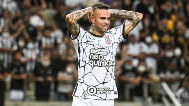 Luan, futbolista del Corinthians, sufrió una brutal golpiza