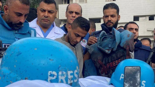 La Franja de Gaza se consolidó como la zona más mortífera para los periodistas en 2025, con 57 profesionales asesinados.