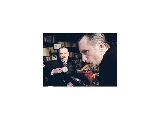Viggo Mortensen y Michael Fassbender en «Un método peligroso», la historia de la relación entre Carl Jung y su paciente (luego amante y colega) Sabina Spielrein, y las objeciones de Sigmund Freud.