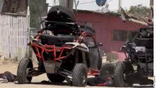 mexico: al menos 10 muertos y varios heridos por un tiroteo en una exhibicion de autos