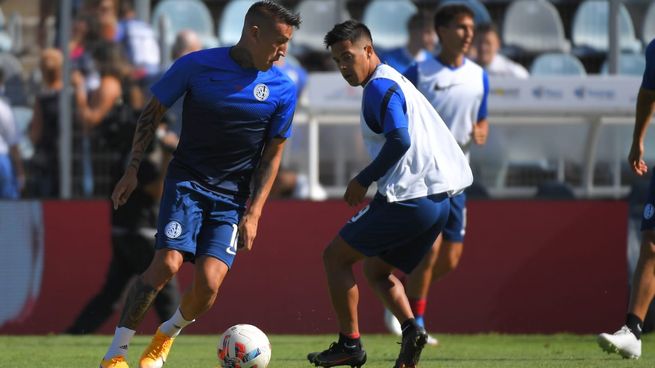 Otros tiempos. Ricardo Centurión se entrena solo en Vélez Sarsfield a la espera de un club que lo quiera contratar.
