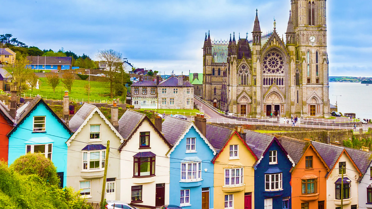 Emigrate: what is the wonderful country in Europe looking for Latinos and pays you for studying English and working