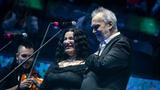 Luz Gaggi junto a David Lebón interpretaron “Desarma y sangra” en honor a Charly García.&nbsp;
