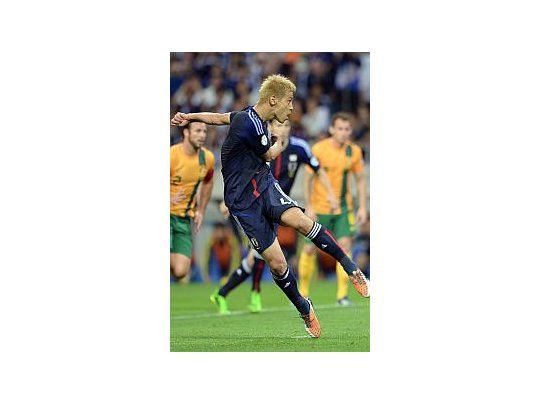 Honda marcó el penal para darle la clasificación a Japón.