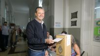 Adán Bahl votó en Paraná.