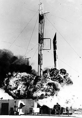El fallido intento del Vanguard, en diciembre de 1957, shockeó a la opinión pública de EEUU.