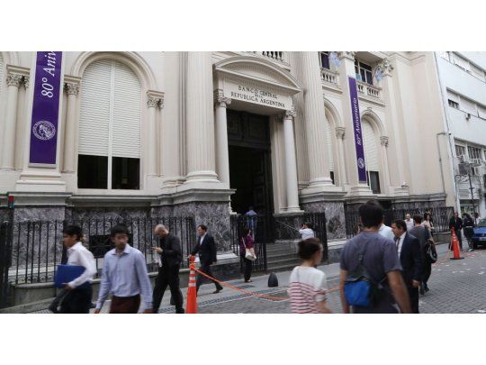El Gobierno desconcierta al inversor