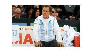 Sentado espera. Modesto Vázquez aguarda por la confirmación de la AAT sobre su continuidad al mando del equipo argentino.