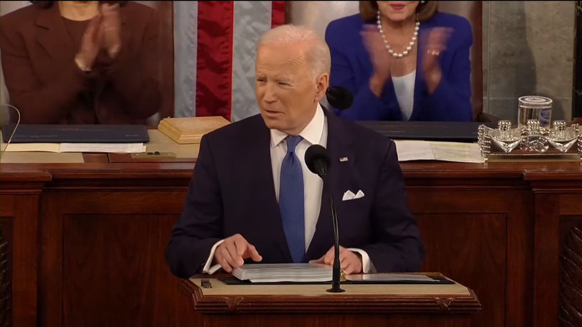 Biden called Putin a dictator and announced the ban on Russian airline flights over the US