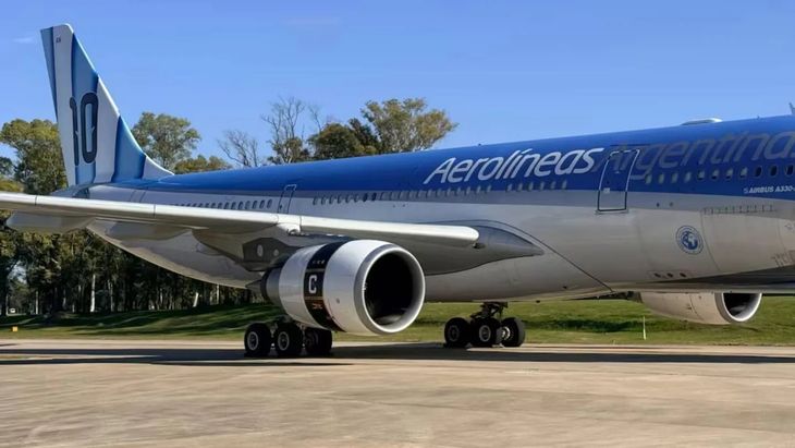 El vuelo que trasladó a la delegación incluyó un detalle simbólico que remite al primer título mundial de la Selección argentina. El vuelo que trasladó a la delegación incluyó un detalle simbólico que remite al primer título mundial de la Selección argentina.
