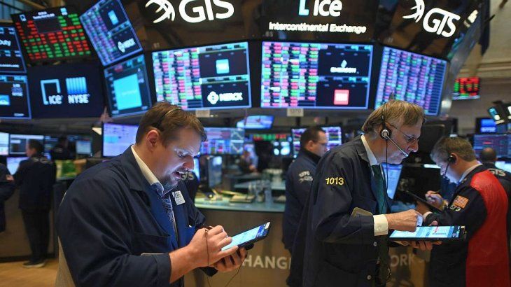 Wall Street cayó por temor a medidas de la Fed y desplome de Nvidia