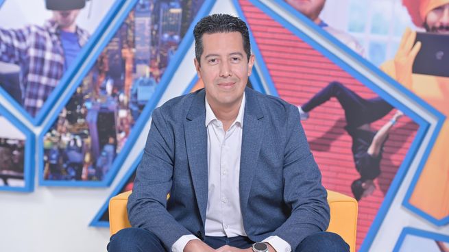 Santiago Cardona confía en las posibilidades de la economía argentina para desarrollo de Intel. 