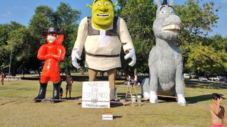 La Plata recibió el 2022 con la quema de unos 50 muñecos y Shrek ganó el primer lugar