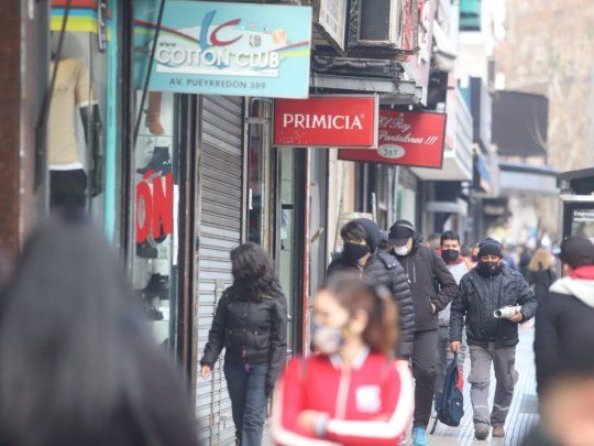 Reabrieron los comercios de Once.