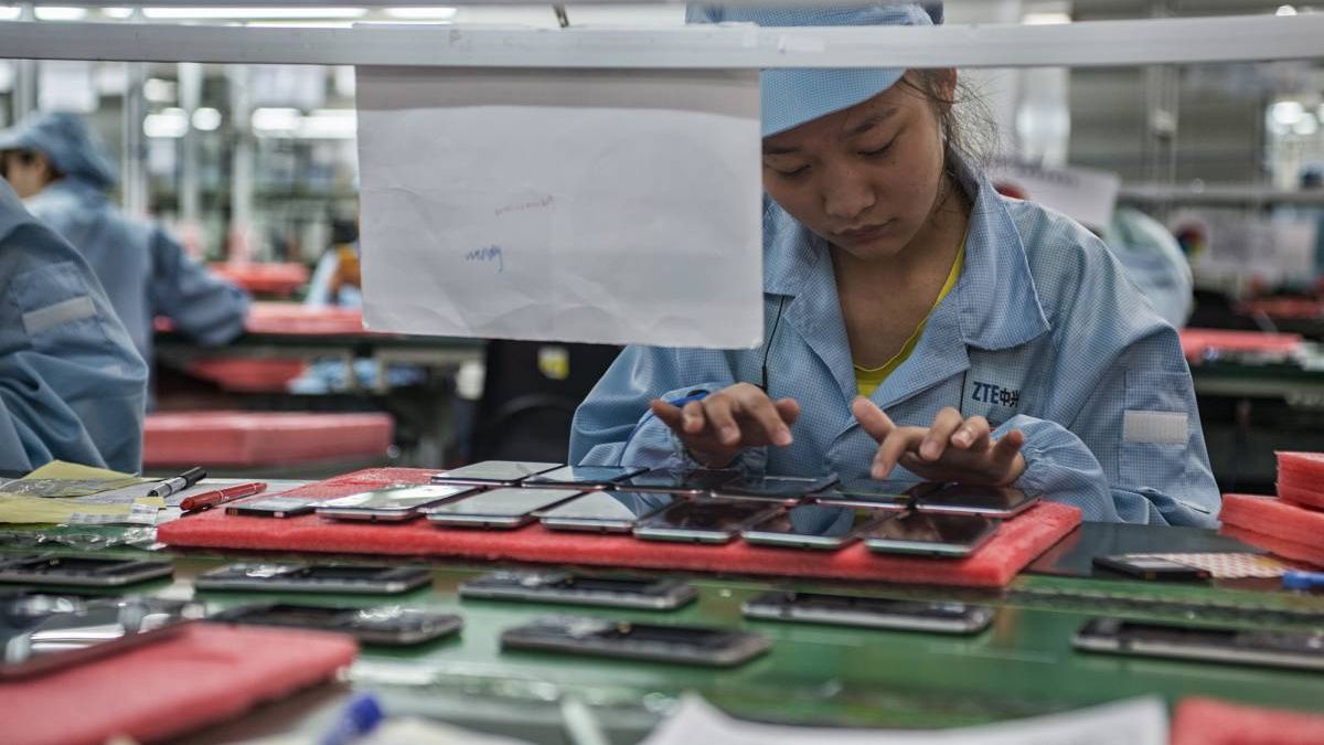 La mayor fábrica de iPhone del mundo abandona el confinamiento por el Covid