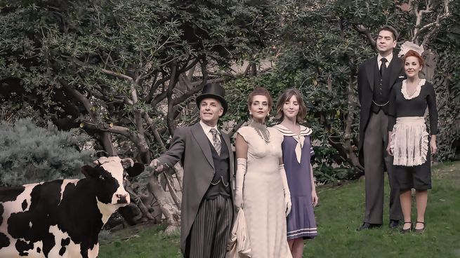 La vaca atada cuenta con actuaciones de Fito Yannelli, Silvina Quintanilla, Milagros Almeida, Julieta Raponi y Miguel Ale Granado.&nbsp;