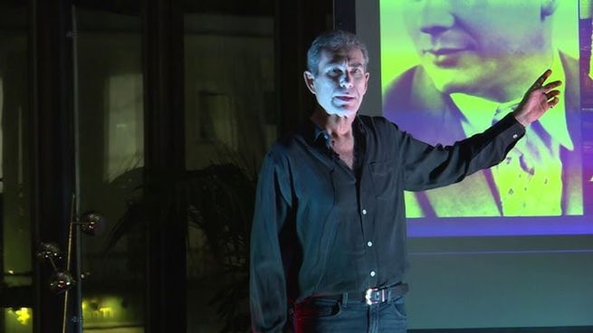 Maurice Ostro es empresario, gemólogo y filántropo británico.
