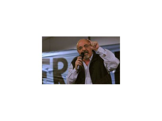 Carlos Tomada.
